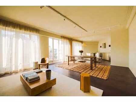 appartement design lumineux avec une vue magnifique