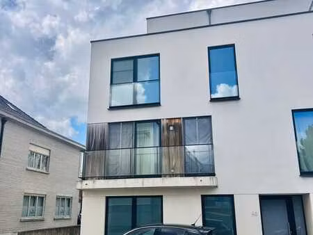 appartement lumineux avec terrasse au centre de grand-bigard