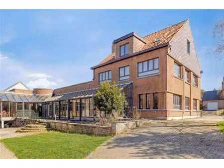 immeuble mixte à rhode-saint-genèse