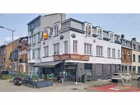 immeuble mixte avec superbe terrasse