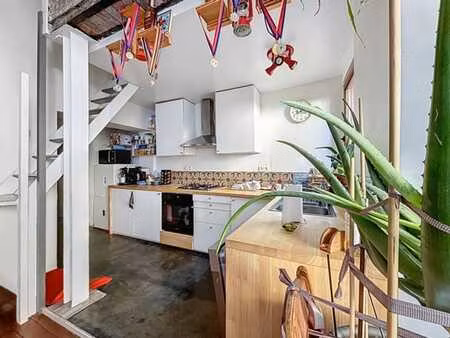 magnifique triplex 2 chambres avec cour - sans charges !