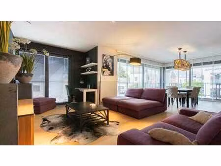 waterloo  à proximité de la gare et des commerces.