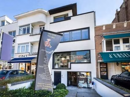 fort-jaco à uccle : commerce de 192 m² sur 2 niveaux