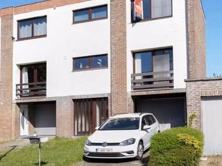 bel-etage avec 3 chambres  garage et jardin