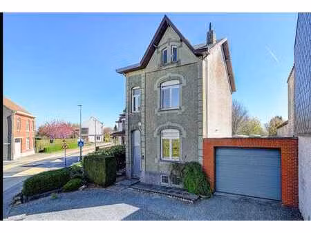 a vendre: maison authentique avec grand jardin