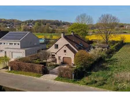 charmante maison avec un jardin idyllique à holsbeek