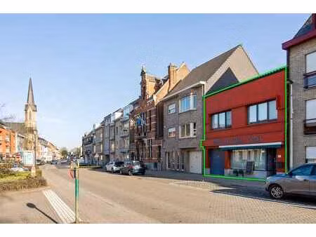 handelshuis met ruime woning en zwembad te koningshooikt