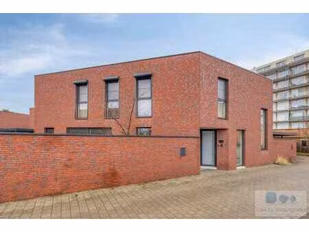 vrijstaande villawoning te deurne-zuid