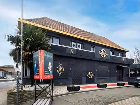 villa mixte de commerce et d'habitation de ± 500m2 sur mach