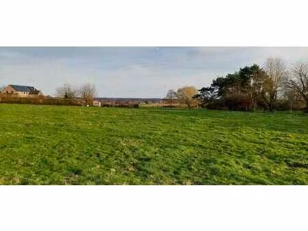 situation exceptionnelle pour cette superbe parcelle orienté