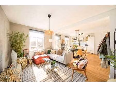 appartement rénové de 2 chambres à coucher à anvers 202