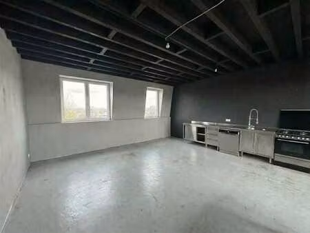 propriété de rendement avec 3 chambres à coucher et un rende