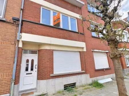 dans un quartier agreable pres du prince de liege une maison