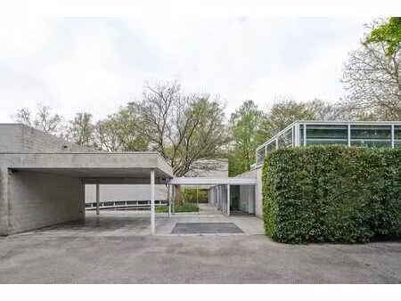 villa moderniste lou jansen sur vaste terrain