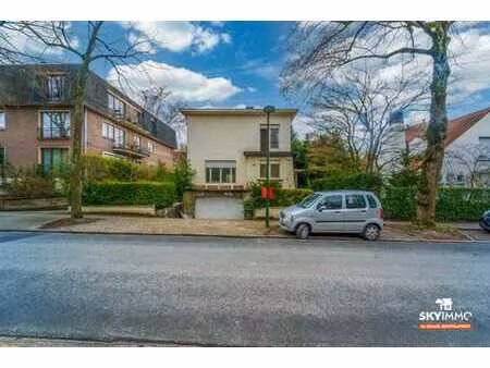 villa 4f à rénover – 4ch – garage – jardin – pv – uccle !