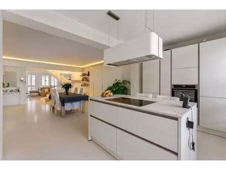 triplex de luxe avec jardin et terrasses dans le quartier d