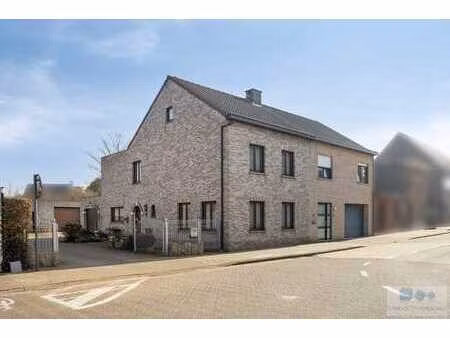 ruime hob met 4 slks  tuin en bijgebouw 75 m² te kessel
