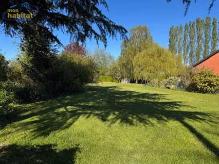 magnifique terrain à bâtir au cœur d’une rue tranquille