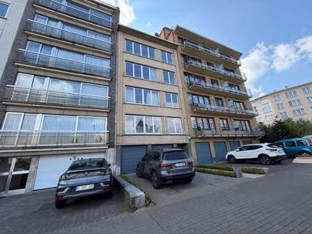 appartement au 1er étage  sans ascenseur  avec cour