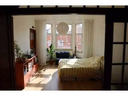 appartement 2 chambres à schaarbeek  charmant avec terrasse