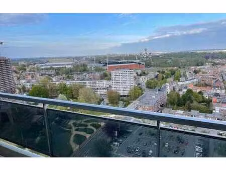 studio lumineux avec coin à dormir  terrasse et vue atomium