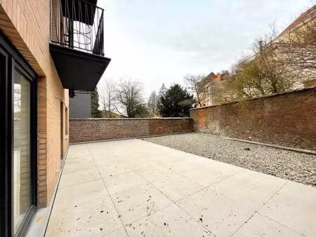 ulb/vu magnifique rez-de-chaussée 2 chambres terrasse meublé