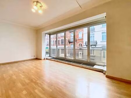 appartement une chambre lumineux à etterbeek