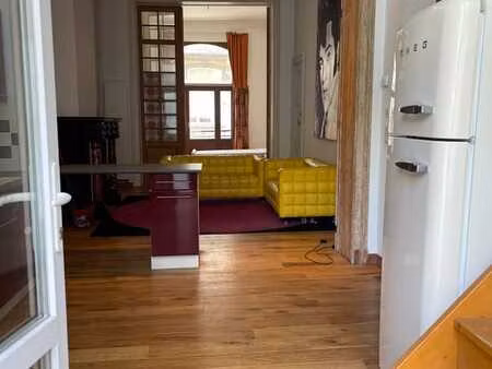appartement bel étage dans maison bruxelloise
