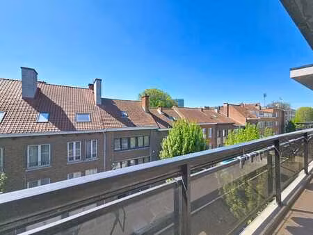 appartement 2 chambres avec terrasse – excellent état