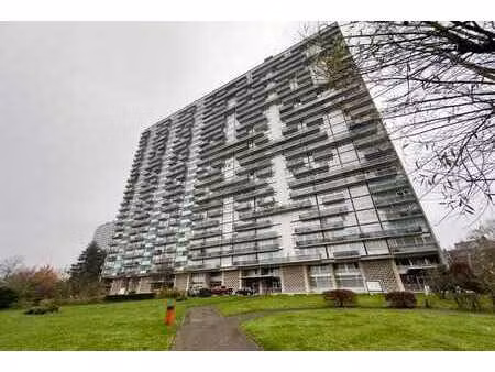 un appartement 3 chambres 139m2 6e étage vue imprenable.