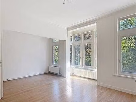 parc josaphat! splendide appartement rdc non meuble 2 chambr