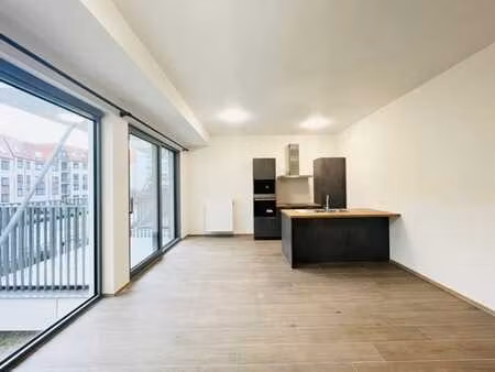 appartement avec terrasse et parking!