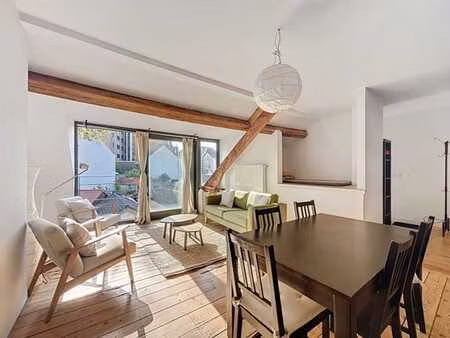 quartier européen : duplex meublé 2 chambres avec terrasse