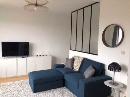 grand et beau studio meublé