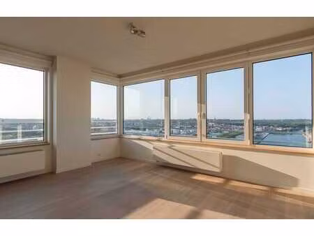 @upsite 20ème étage - 2 ch - terrasse - parking