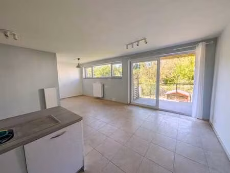 appartement 3 chambres avec terrasse et parking à anderlecht