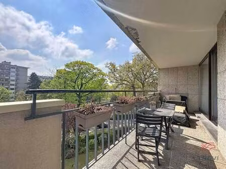 bel appartement 3 chambres + terrasse + parking