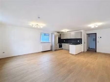 appartement situé au 1er étage au centre de fleurus