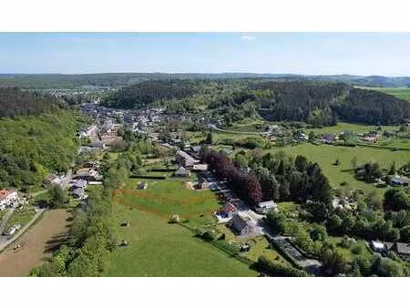 grand terrain à bâtir au bord de l’eau noire à viroinval