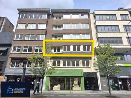 bel appartement 3 chambres avec balcon