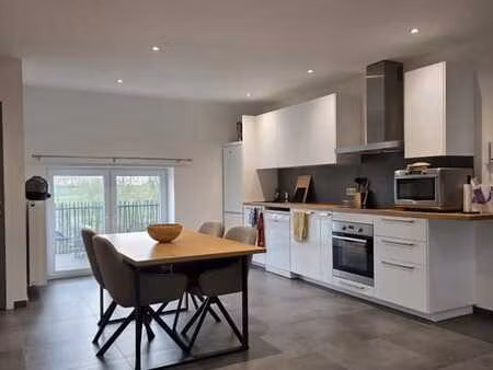 très bel appartement duplex 2 chambres