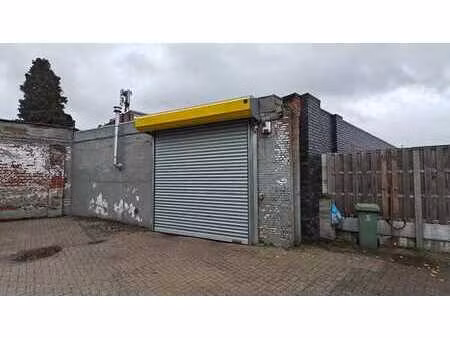 entrepôt avec bureau à vendre au cœur de deurne