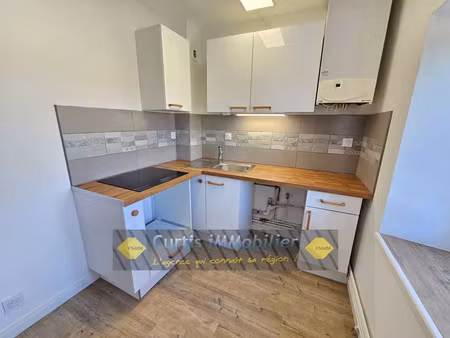 location appartement 2 pièces 33 m² à saint-just-malmont (43240)