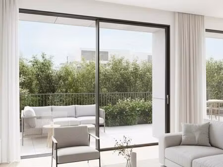 superbe 4 pieces avec grand balcon – metro ligne 11 a pied