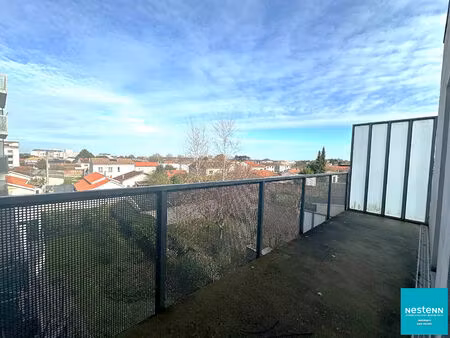 appartement 2 pièces avec balcon et parking