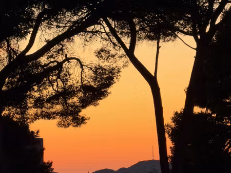 à vendre à marseille 9 (13) : appartement avec cabinet laugi