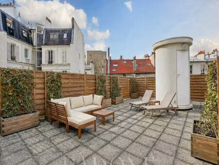 dernier étage avec rooftop exceptionnel