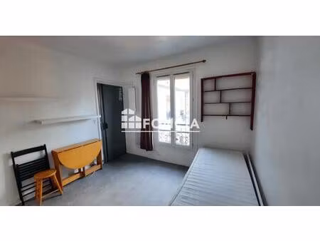 studio dernier etage-quartier louis blanc /rue la fayette