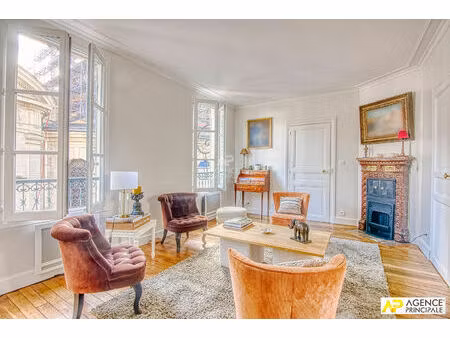 versailles notre-dame  appartement 6 pièces avec terrasse situé au 2ème et dernier étage d