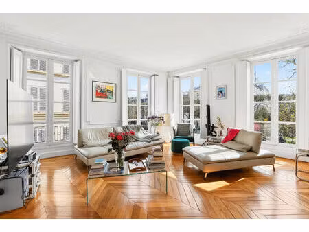 versailles notre-dame boulevard de la reine appartement 6 pièces 144 m² carrez situé au 1e